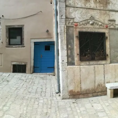 Apartament 14 *