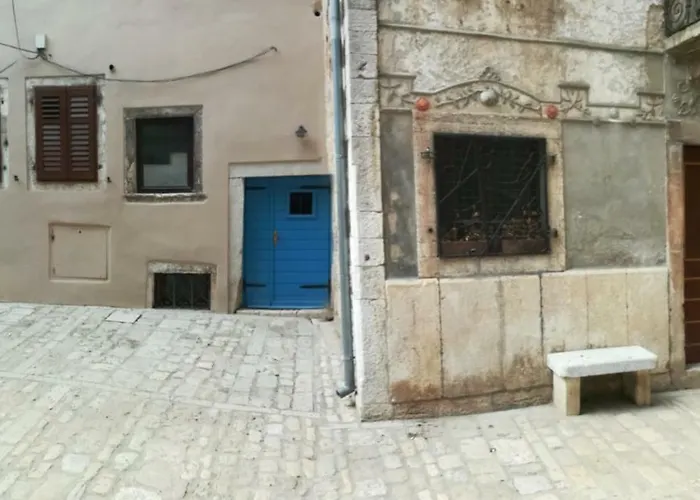 Διαμέρισμα 14 *